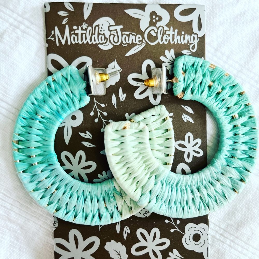Brand New ⭐️ Matilda Jane Earrings! Perfect for your summer wardrobe! ☀️